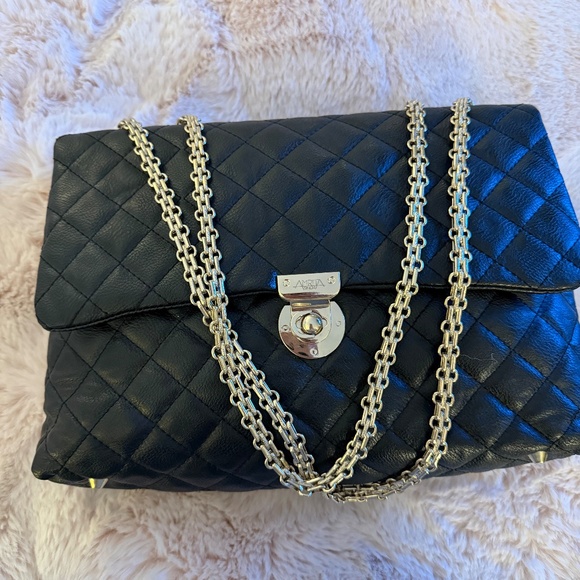 Amrita Singh Classic Flap with Champagne Gold Hardware - Picture 5 of 9